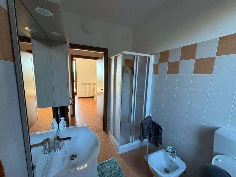 Casa Al Poggio Apartment Castana  ภายนอก รูปภาพ